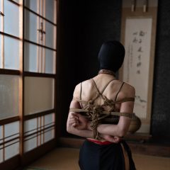 JMさん緊縛写真 後手縛り